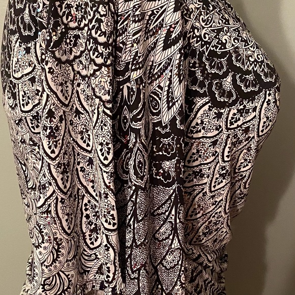 Women’s 1X print & sequined blouse - Picture 6 of 8